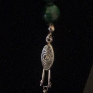 Vintage Jewelry - Vintage green gold inlay of colored bead Vintage Jewelry - Vintage green gold inlay of colored bead